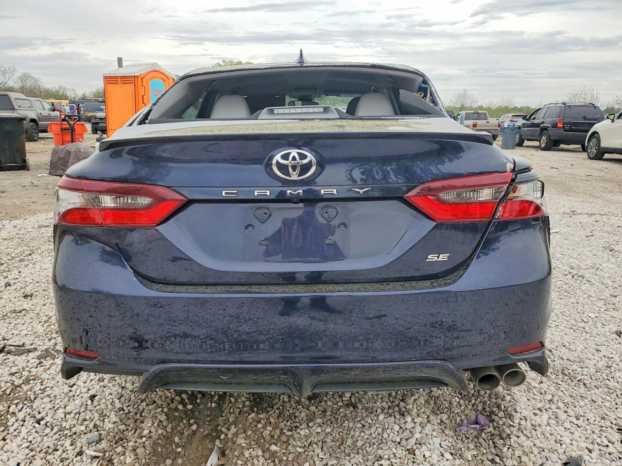 2022 Toyota Camry Se - Фото 6