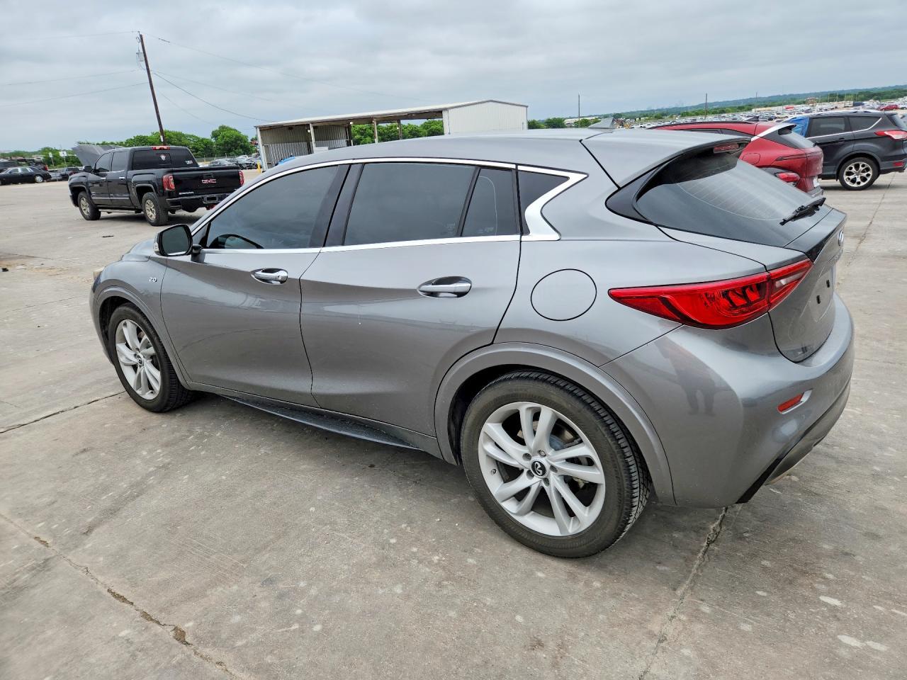 2018 Infiniti Qx30 Luxury - Image 2