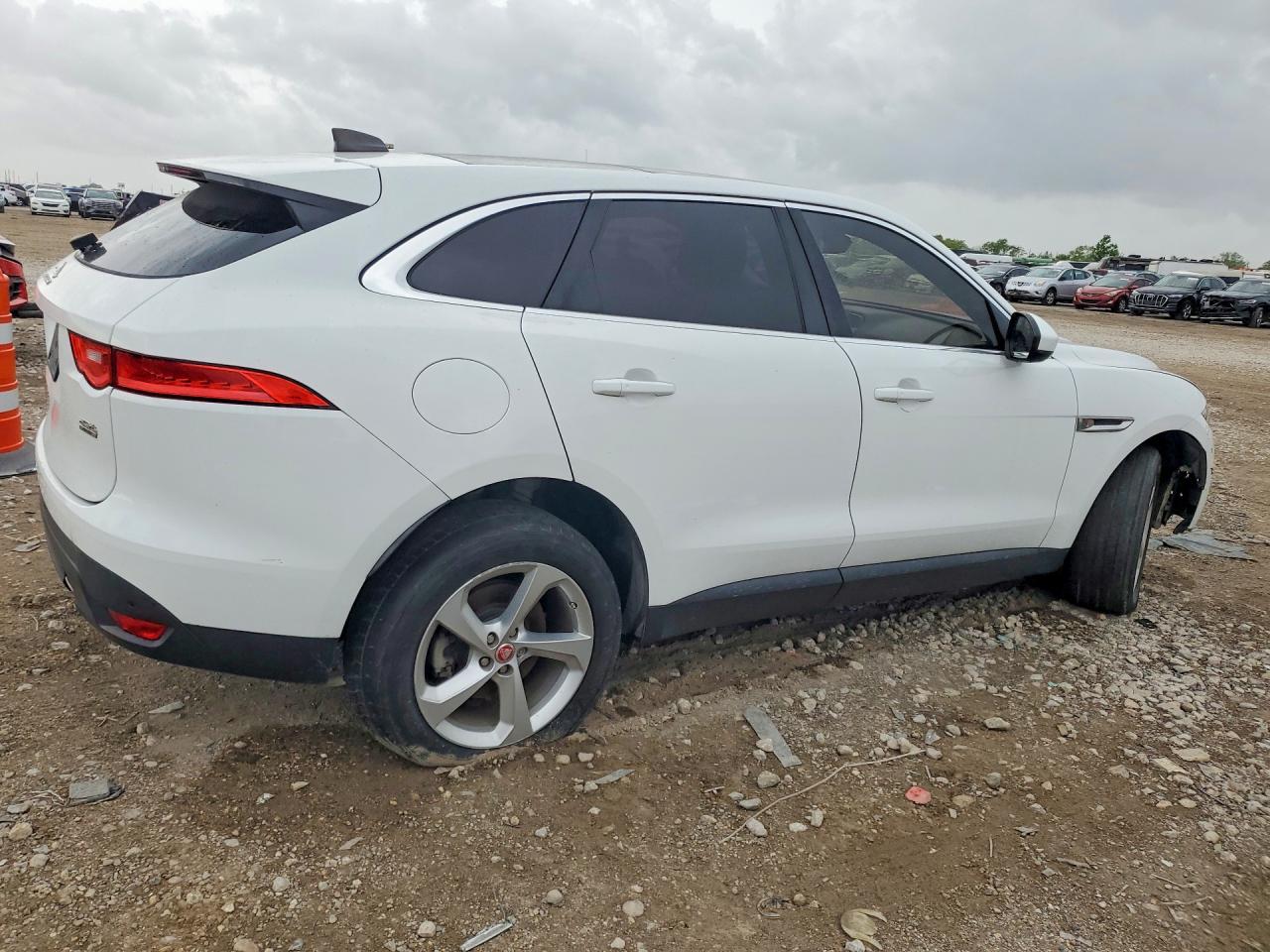 2020 Jaguar F-Pace Premium 25T - Фото 3