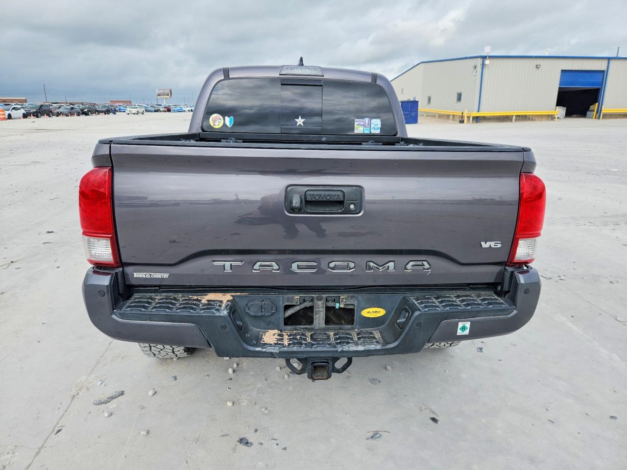2017 Toyota Tacoma Trd Off-Road - Image 6