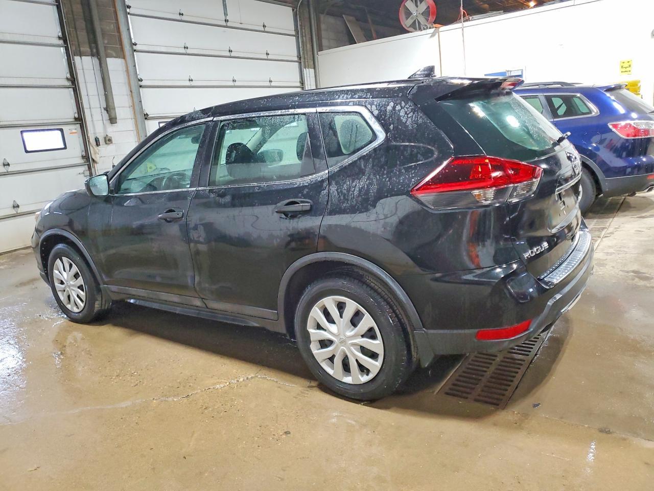 2018 Nissan Rogue S - Фото 2