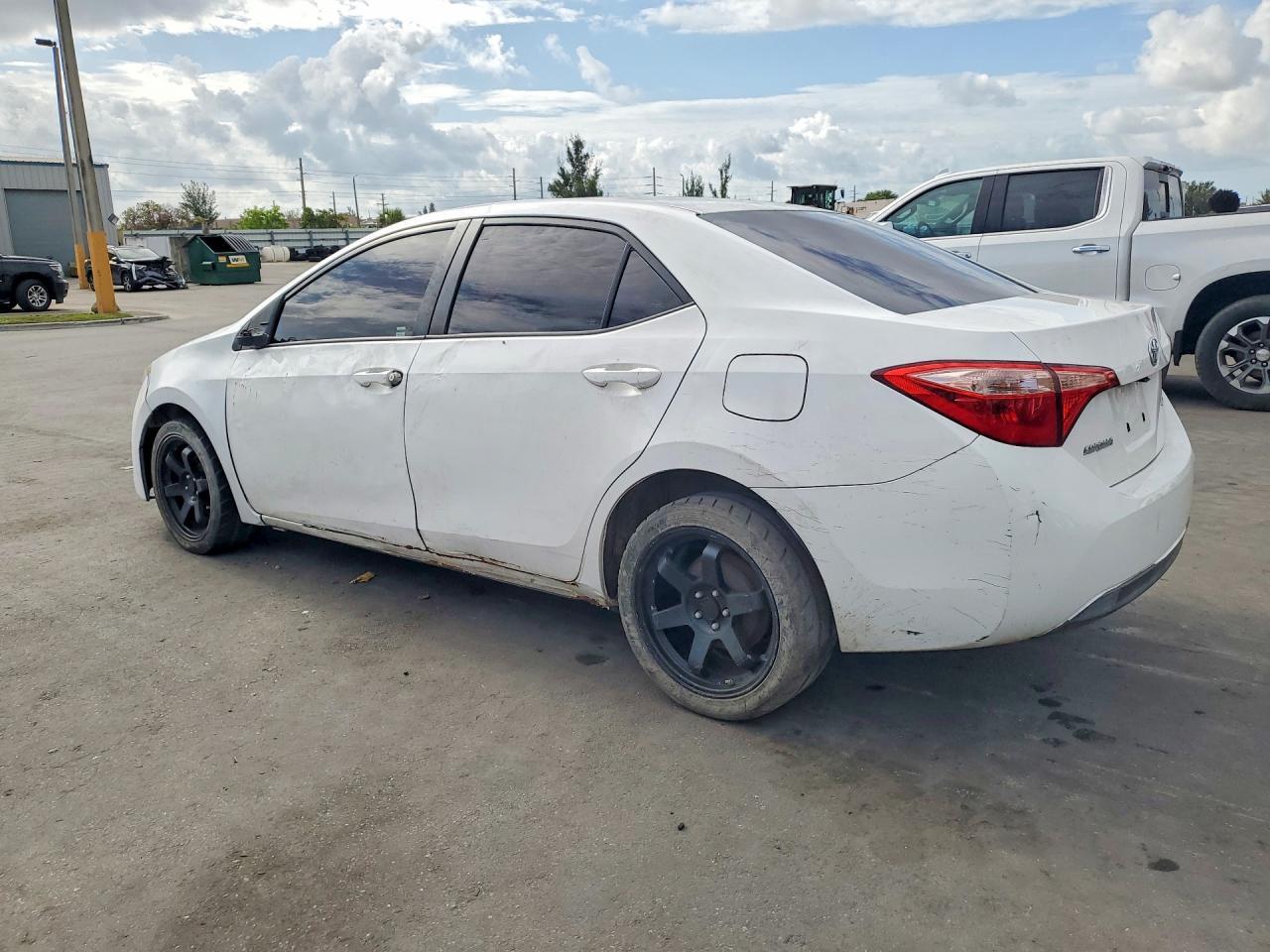 2019 Toyota Corolla Le - Фото 2