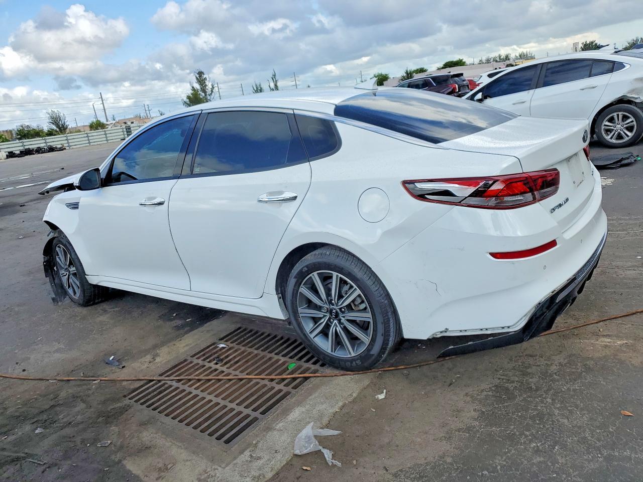 2019 Kia Optima Ex - Image 2