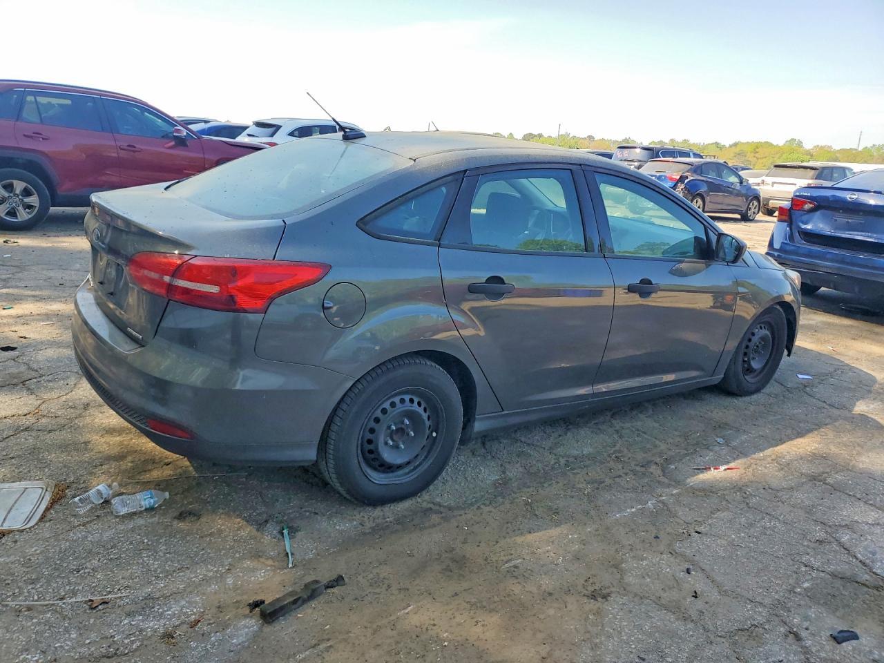 2016 Ford Focus S - Фото 3