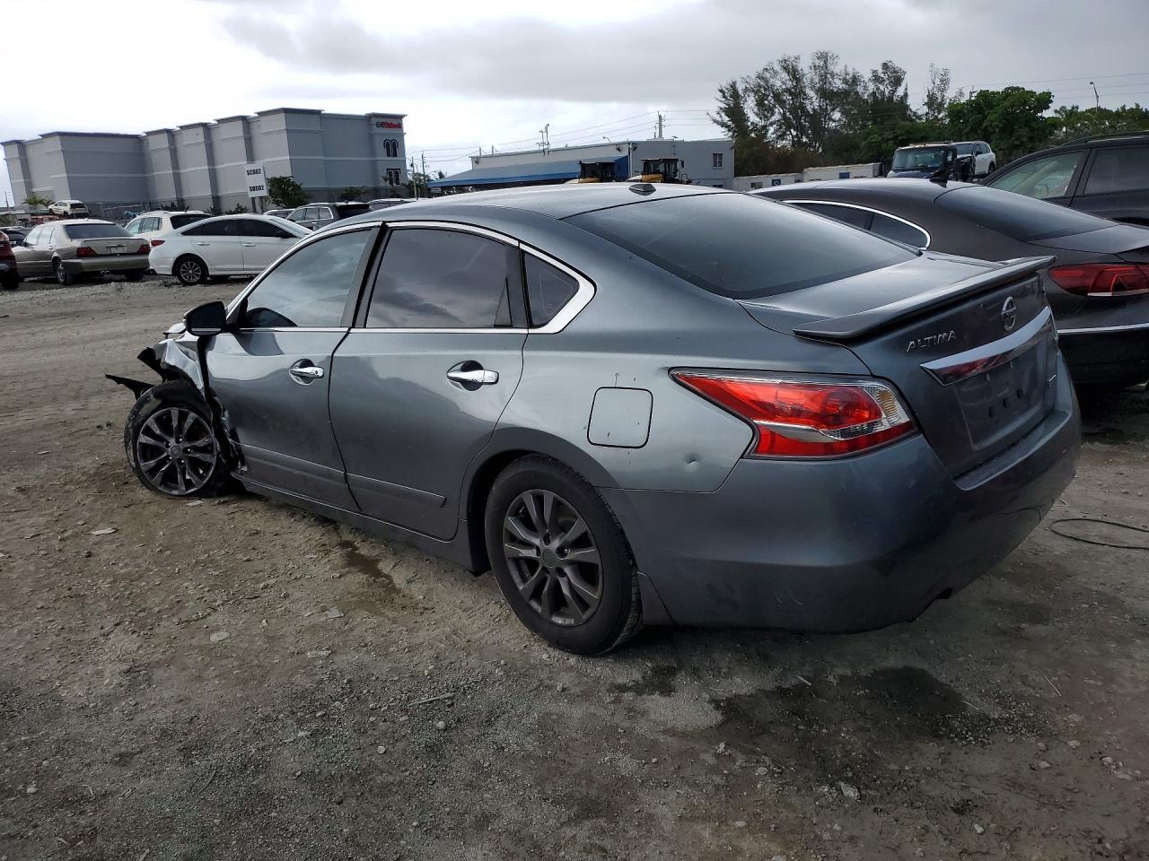 2015 Nissan Altima 2.5 S - Фото 2