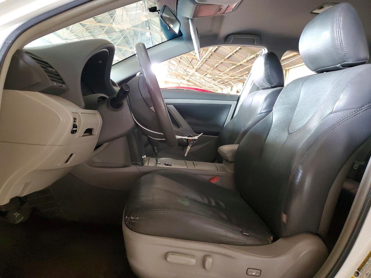 2011 Toyota Camry Le - Фото 7