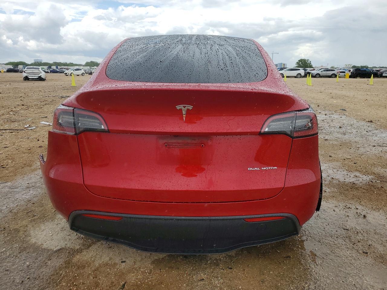 2023 Tesla Model Y - Image 6