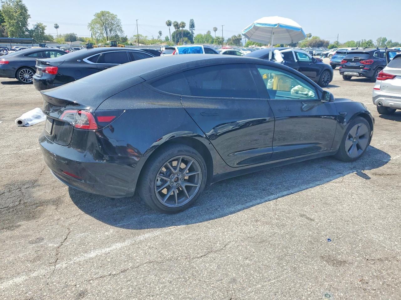 2023 Tesla Model 3 - Фото 3