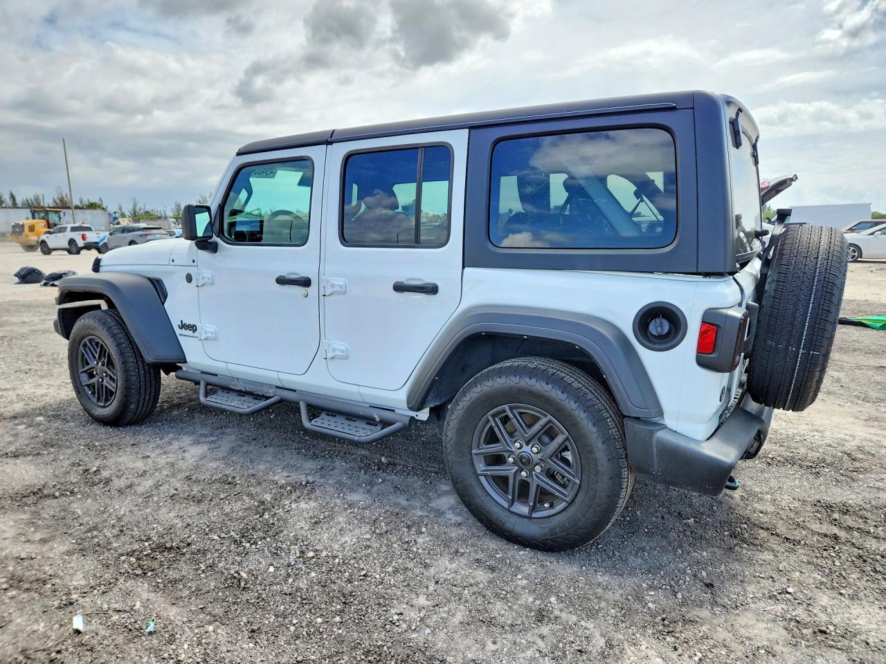 2024 Jeep Wrangler Sport - Фото 2