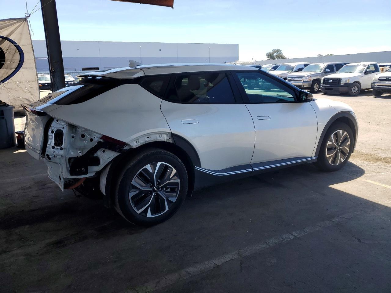 2022 Kia Ev6 Light - Фото 3