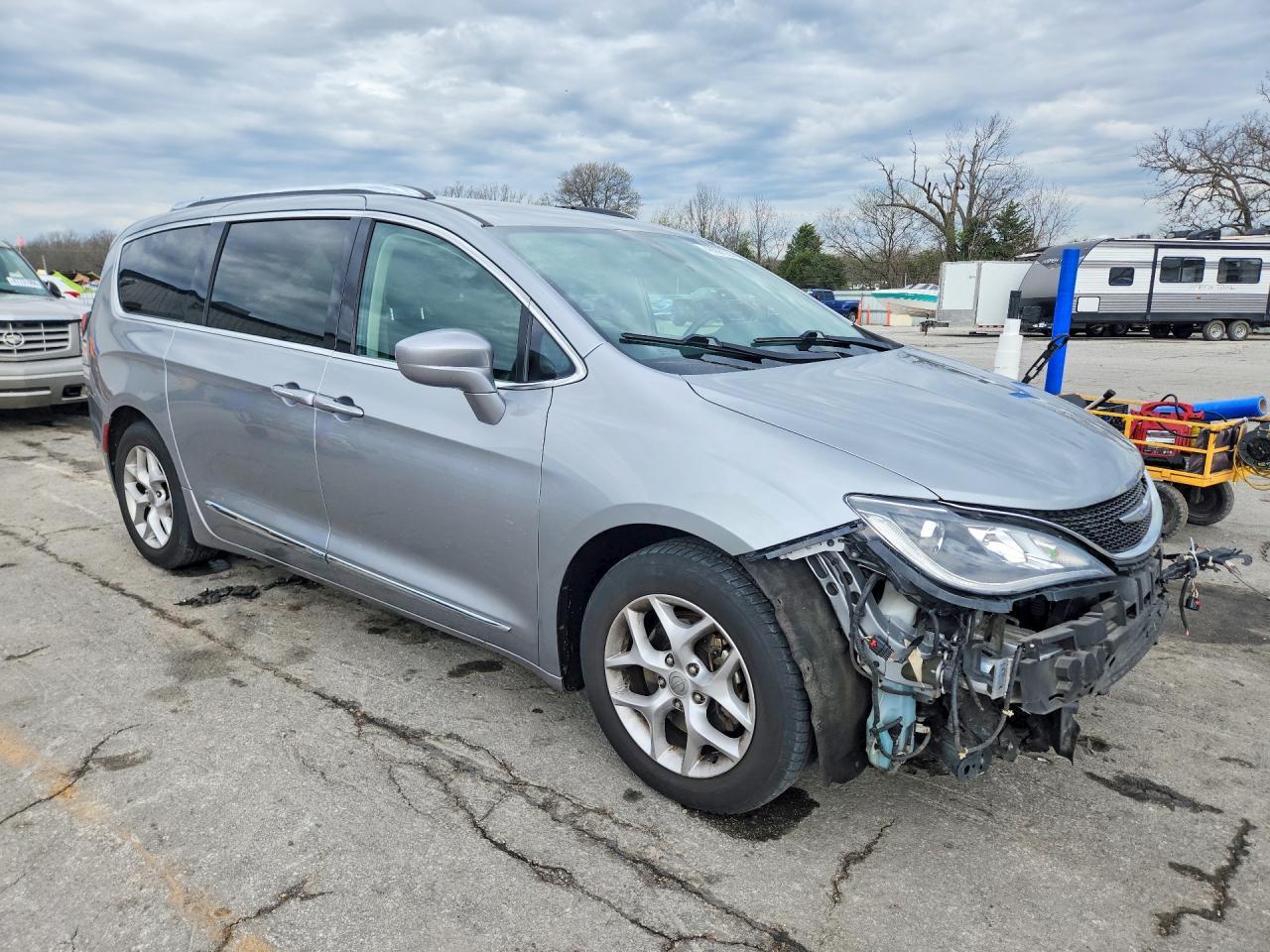 2018 Chrysler Pacifica Touring L Plus - Image 4