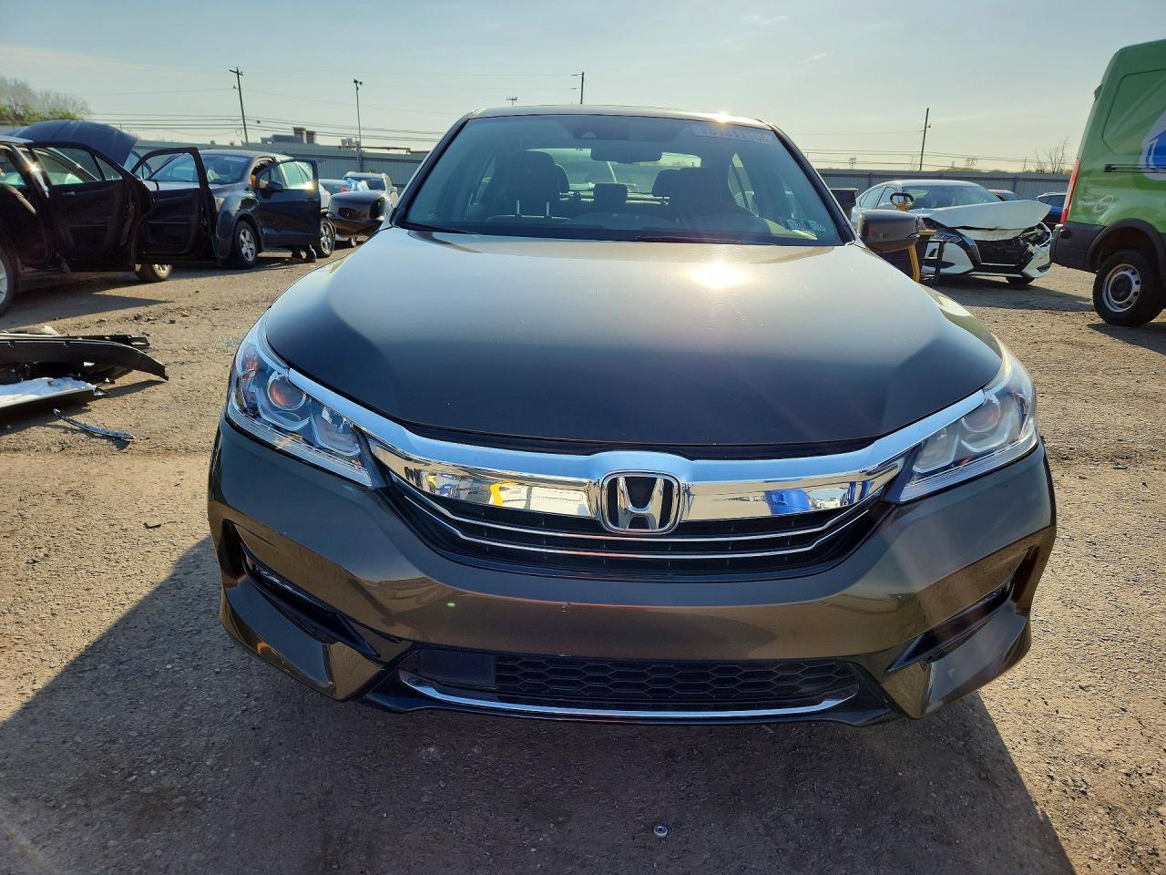 2017 Honda Accord Hybrid Exl - Image 5