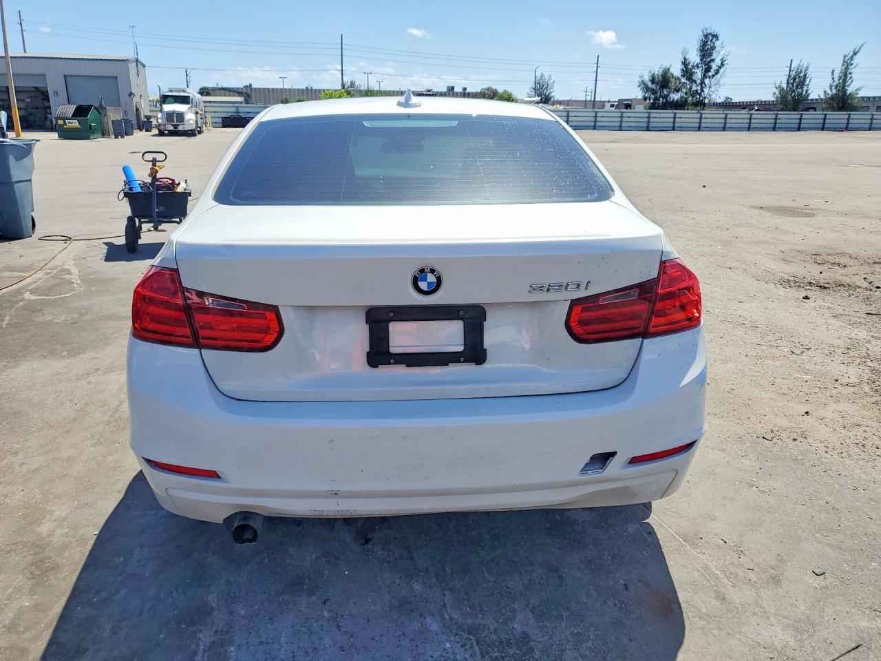2014 BMW 320 I - Image 6