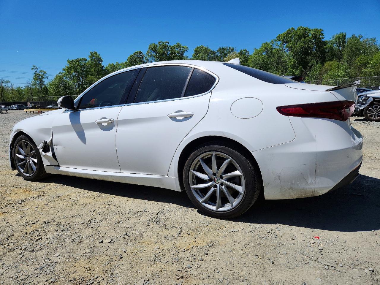2017 Alfa Romeo Giulia Q4 - Фото 2