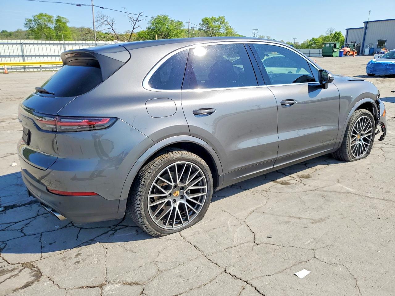2019 Porsche Cayenne S - Фото 3