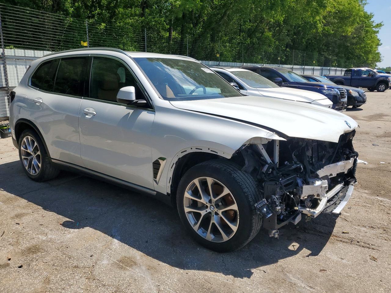 2025 BMW X5 xDrive40I - Image 4