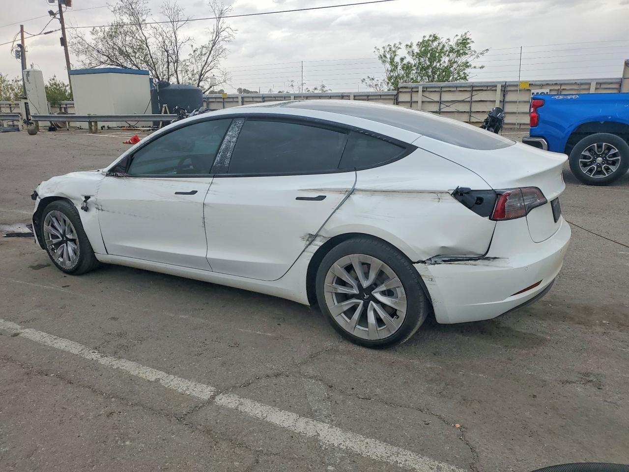 2022 Tesla Model 3 - Фото 2