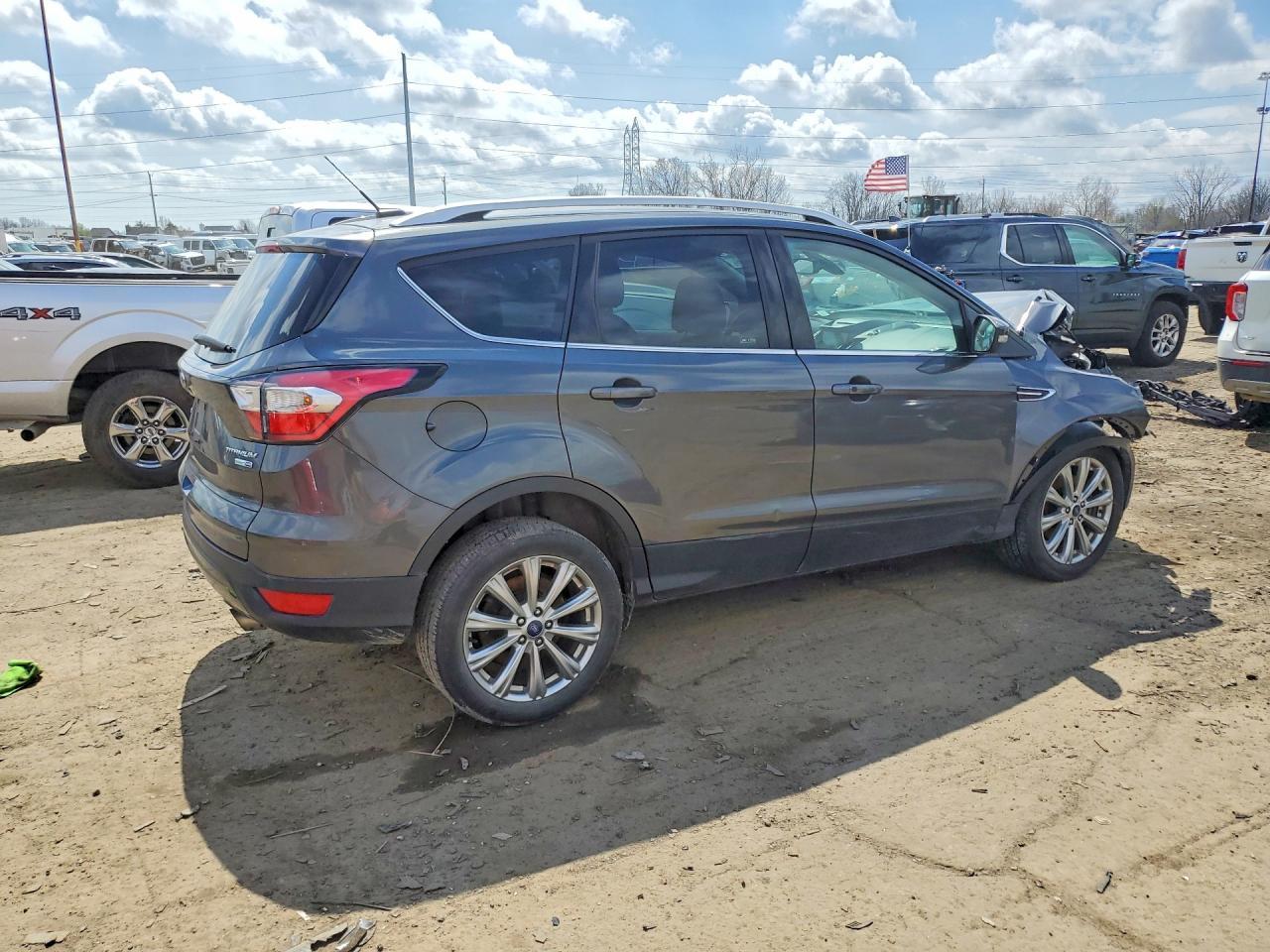 2017 Ford Escape Titanium - Фото 3