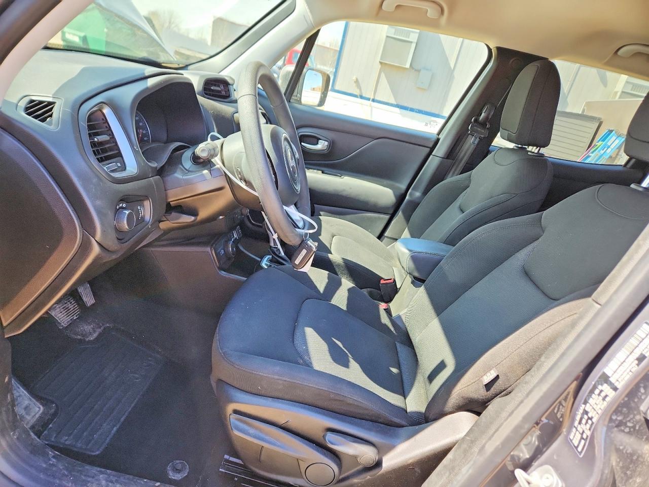 2023 Jeep Renegade Latitude - Фото 7