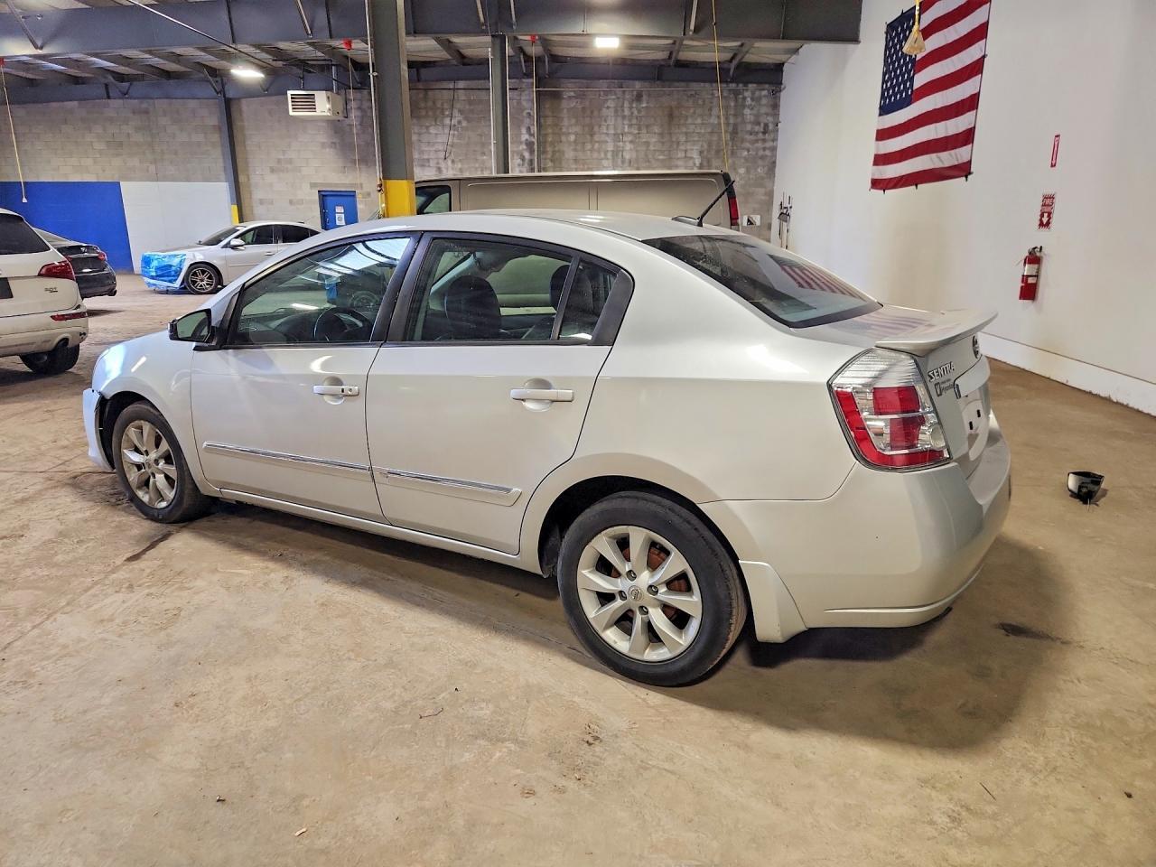 2012 Nissan Sentra 2.0 - Фото 2