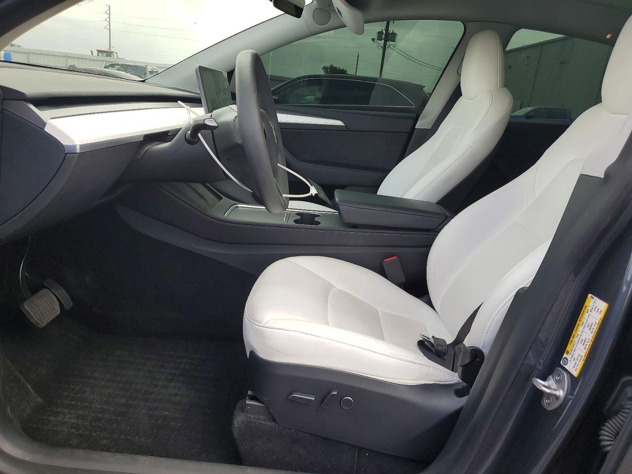 2023 Tesla Model Y - Image 7