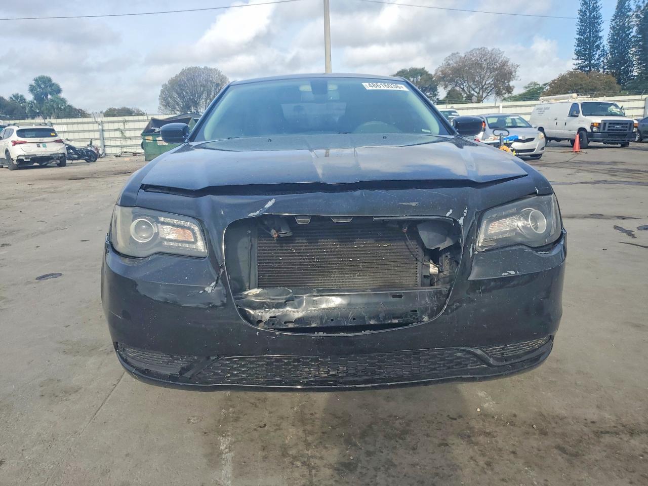 2019 Chrysler 300 Touring - Фото 5
