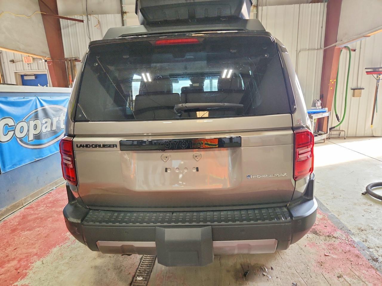 2024 Toyota Land Cruiser Base - Фото 6