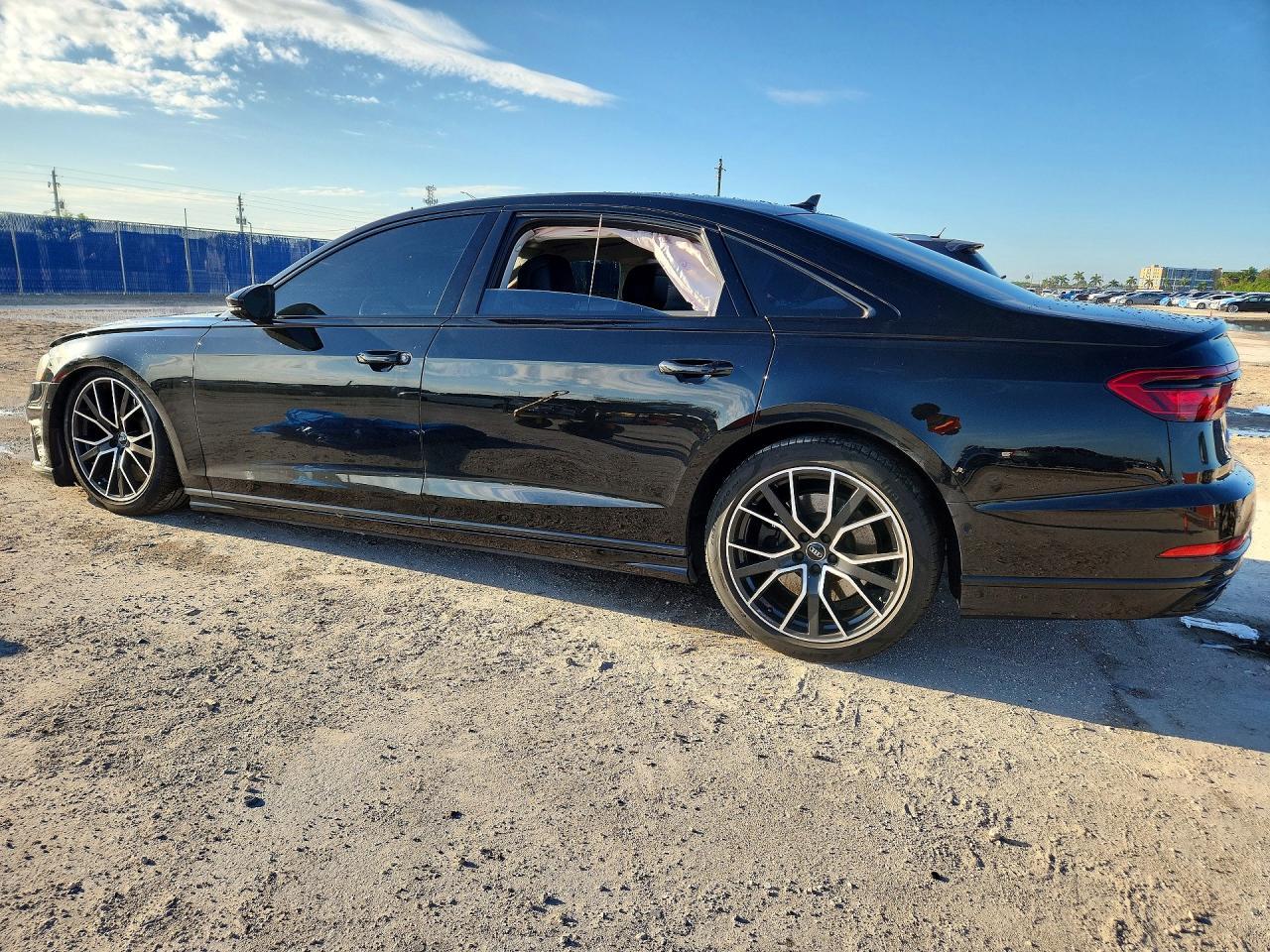 2020 Audi A8 L - Фото 2