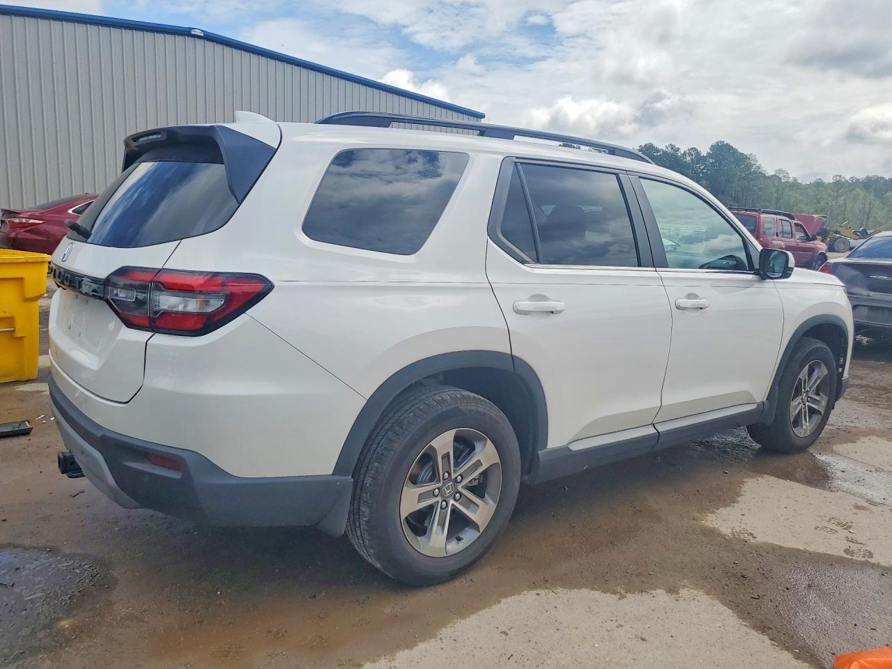 2025 Honda Pilot Exl - Image 3
