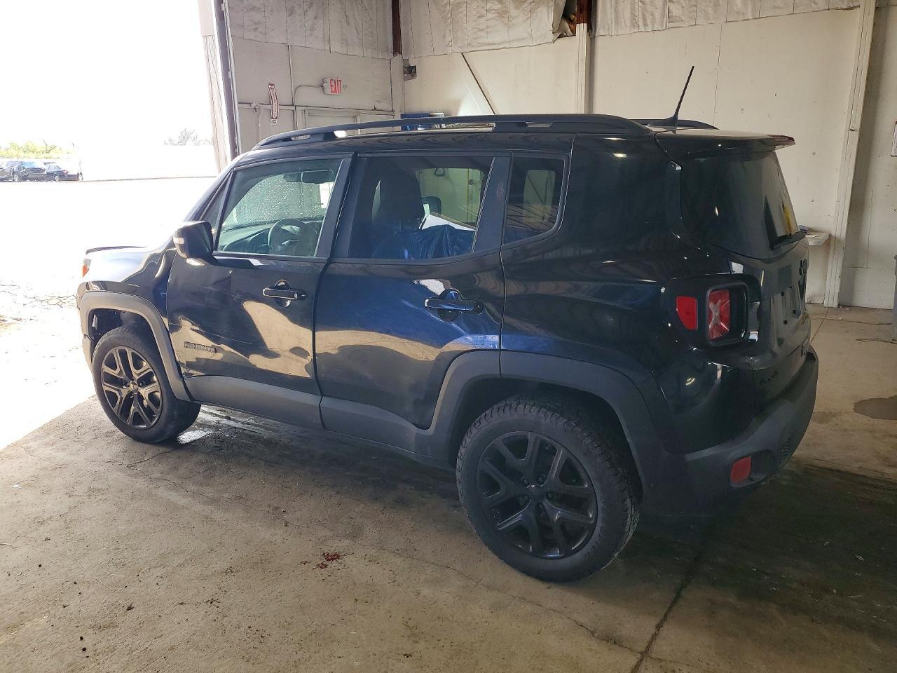2018 Jeep Renegade Latitude - Image 2