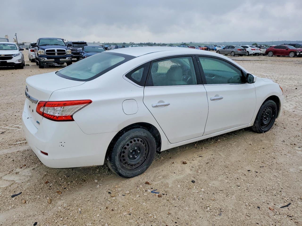 2013 Nissan Sentra S - Фото 3