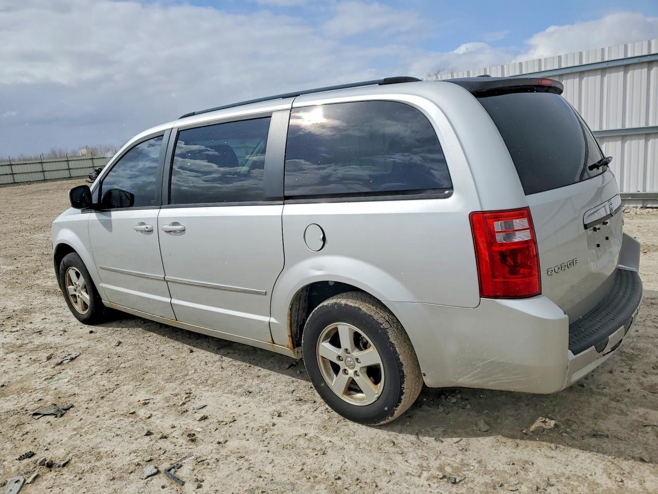 2010 Dodge Grand Caravan Sxt - Image 2