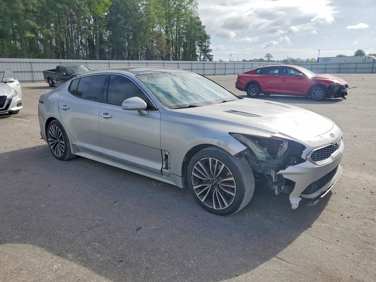 2018 Kia Stinger Premium - Фото 4