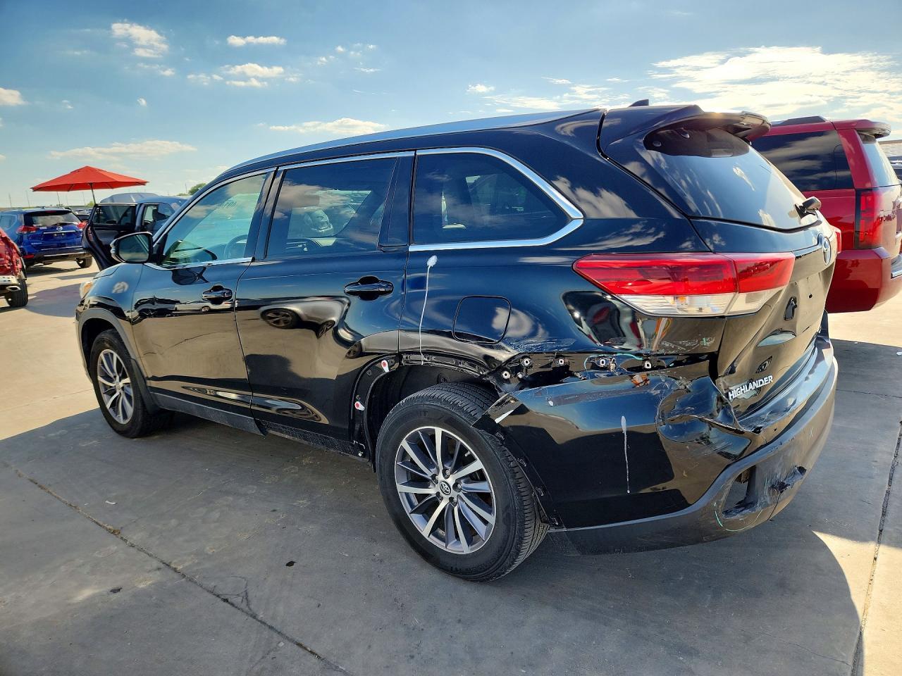 2019 Toyota Highlander Xle - Image 2