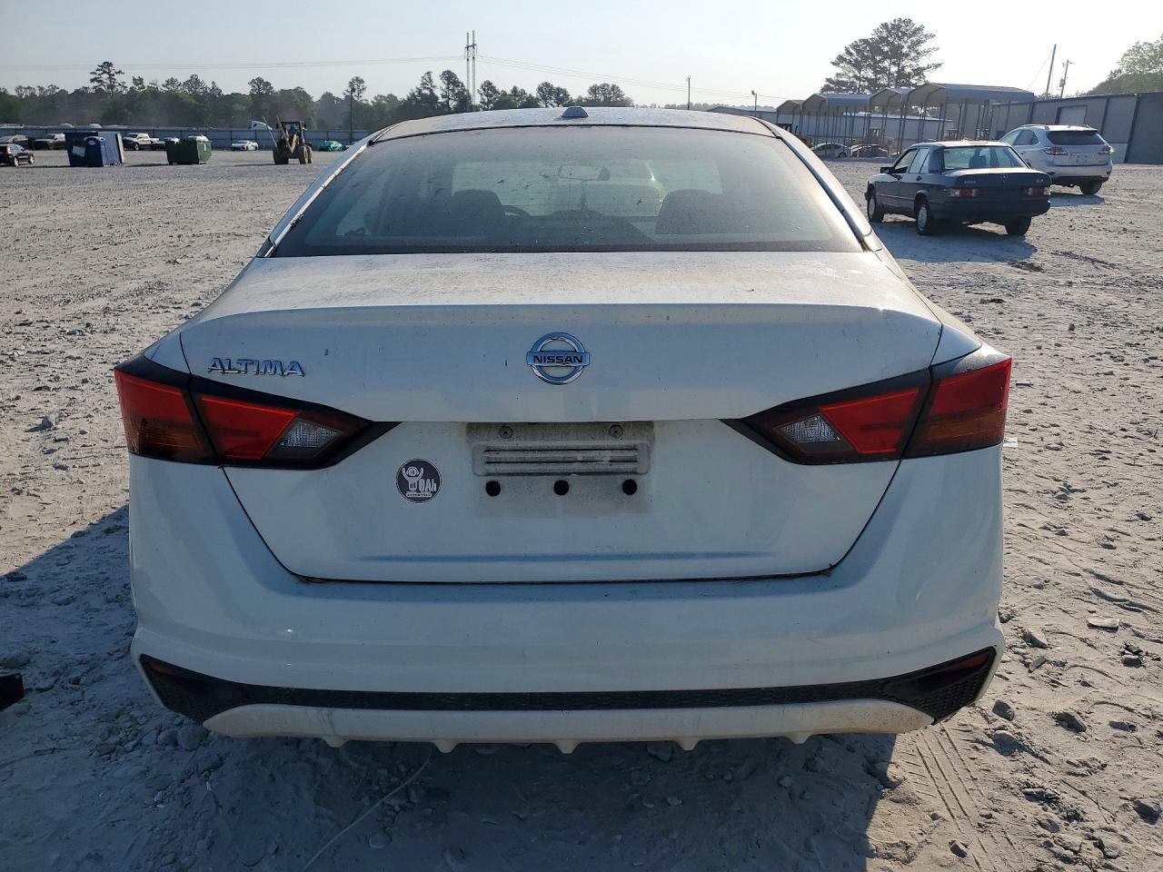 2019 Nissan Altima S - Image 6