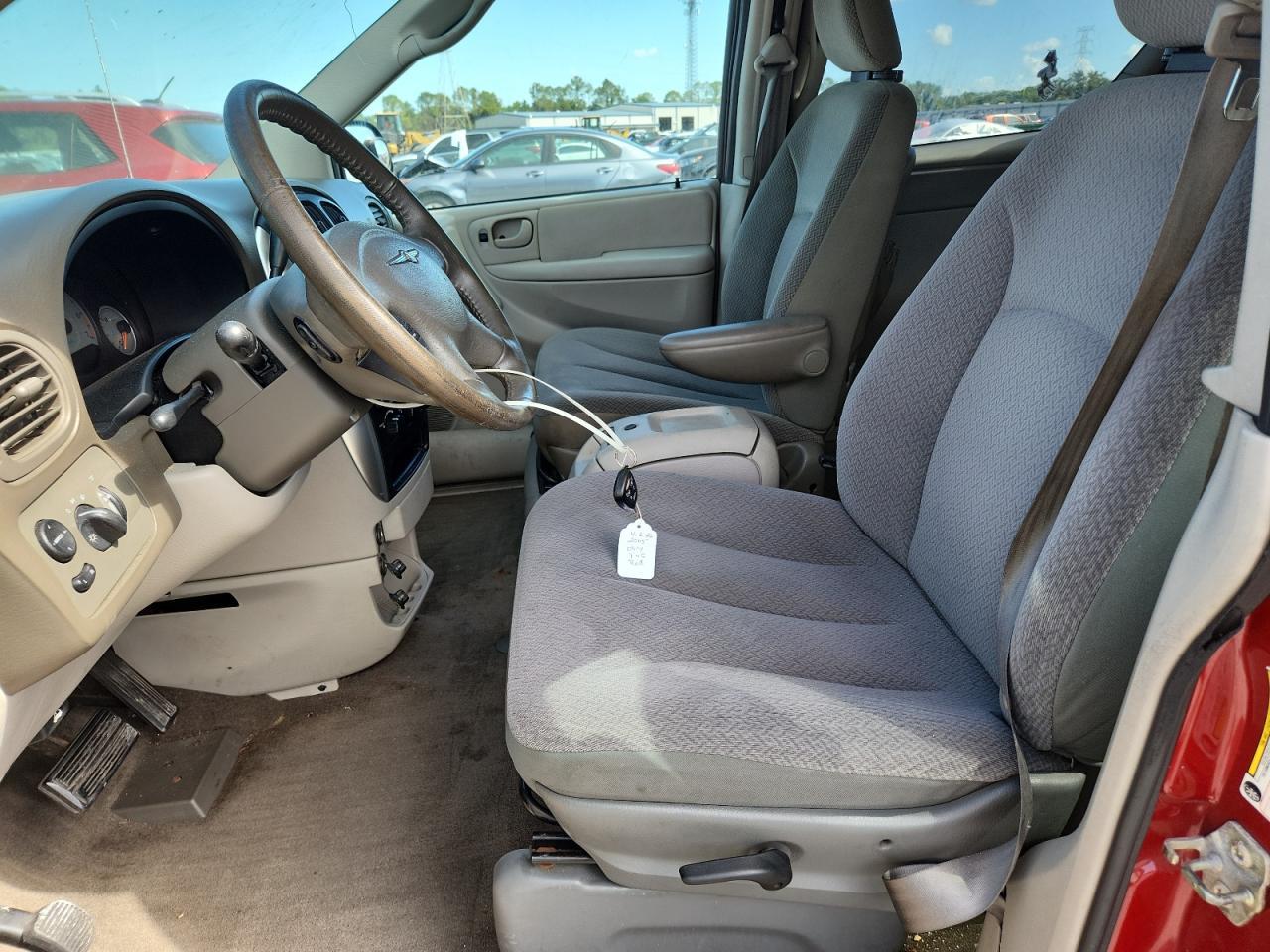 2005 Chrysler Town & Country Touring - Фото 7