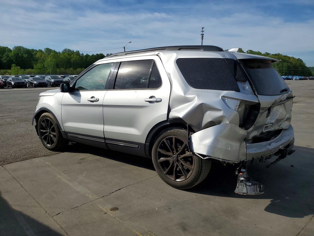 2017 Ford Exlplorer - Image 2
