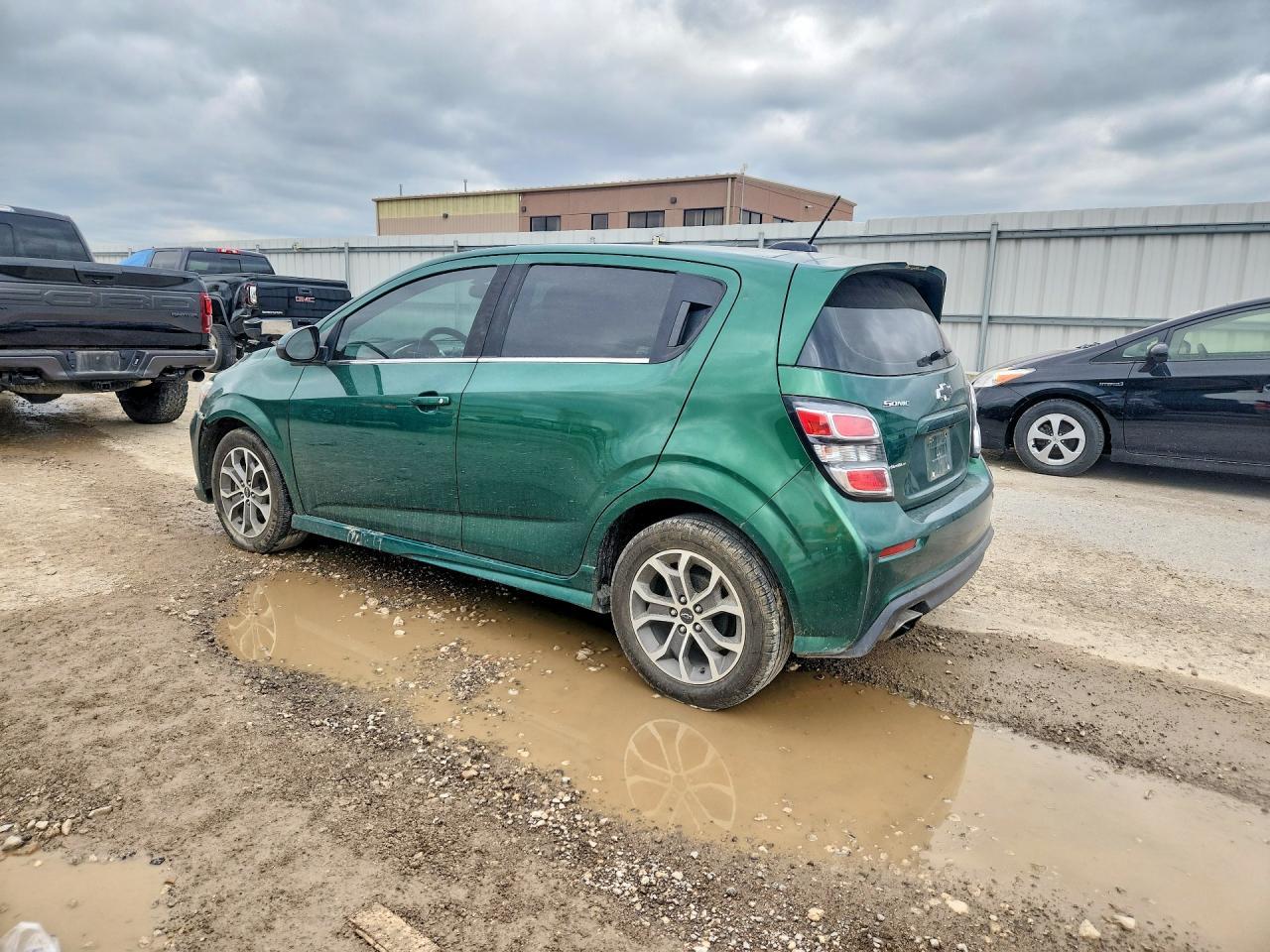 2018 Chevrolet Sonic Lt - Image 2
