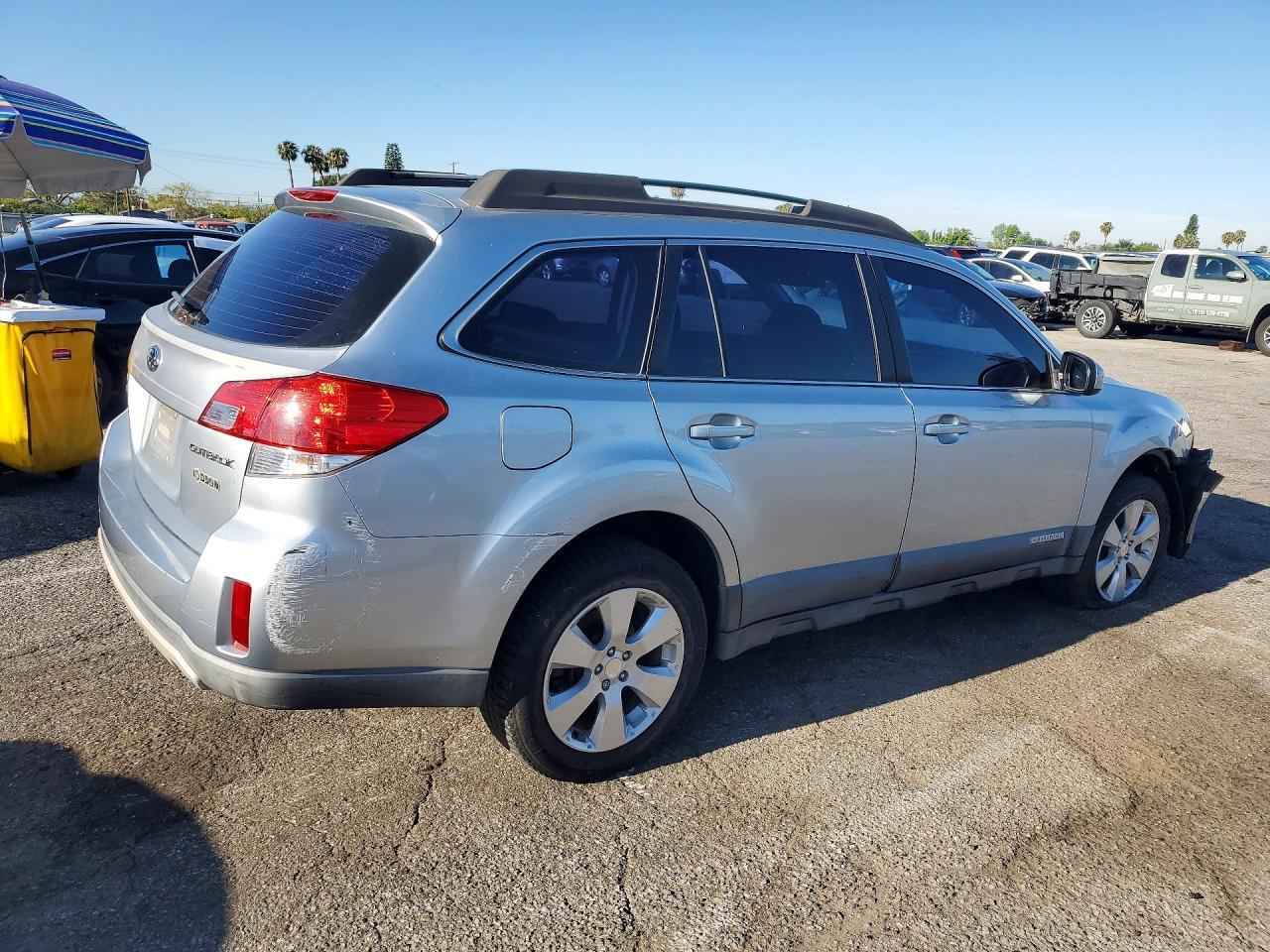 2012 Subaru Outback 2.5I - Фото 3