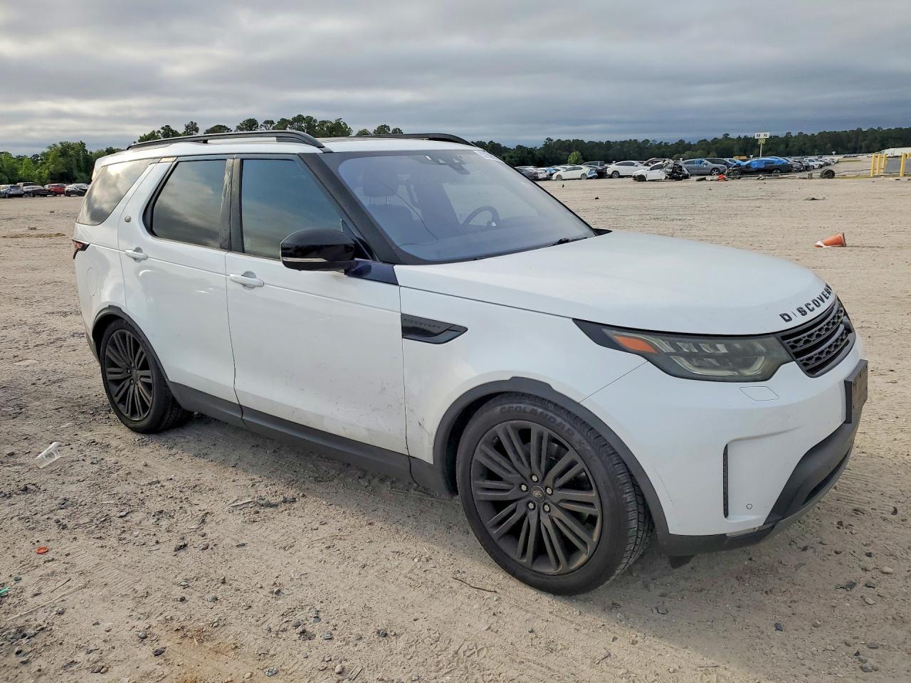 2017 Land Rover Discovery Hse - Image 4