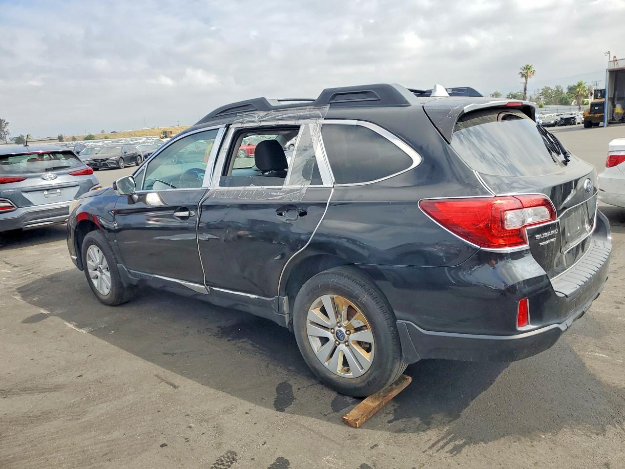 2017 Subaru Outback 2.5I Premium - Фото 2