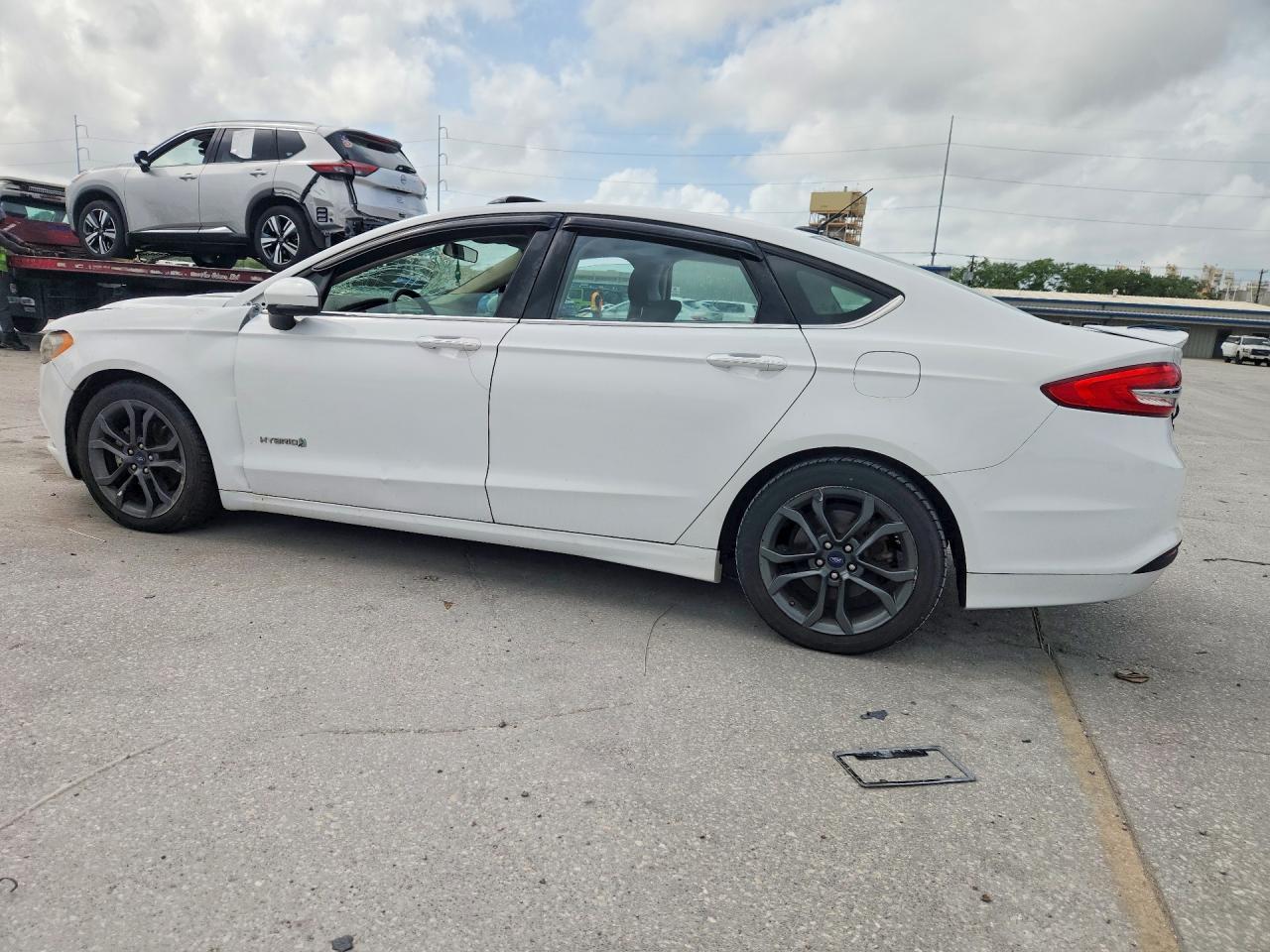 2018 Ford Fusion Se Hybrid - Image 2