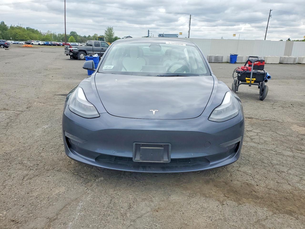 2022 Tesla Model 3 - Фото 5