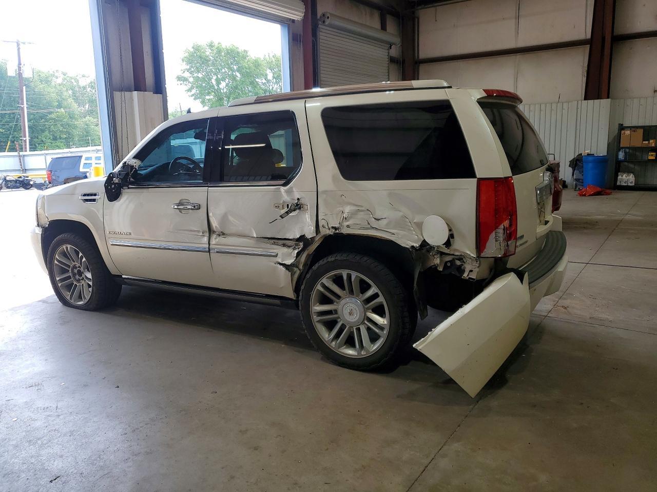 2012 Cadillac Escalade Platinum - Фото 2