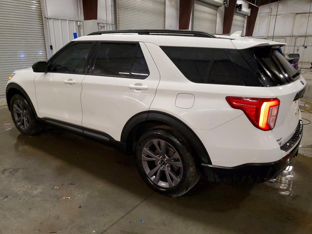 2023 Ford Explorer Xlt - Фото 2