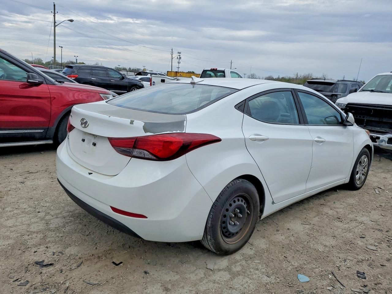 2016 Hyundai Elantra Se - Фото 3