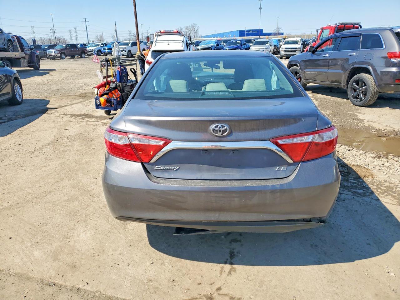 2016 Toyota Camry Le - Фото 6
