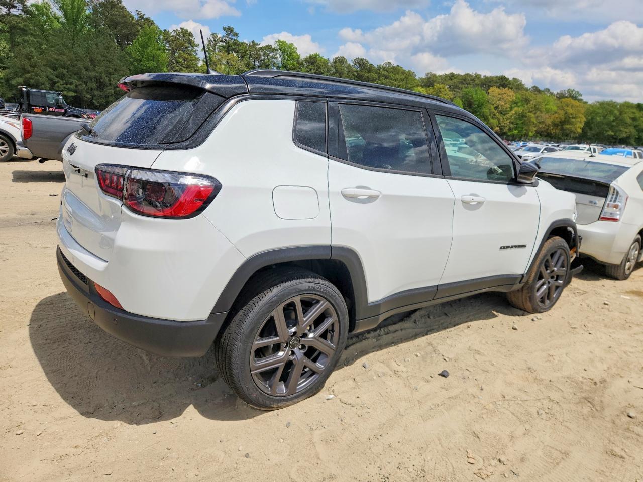2026 Jeep Compass Limited - Фото 3