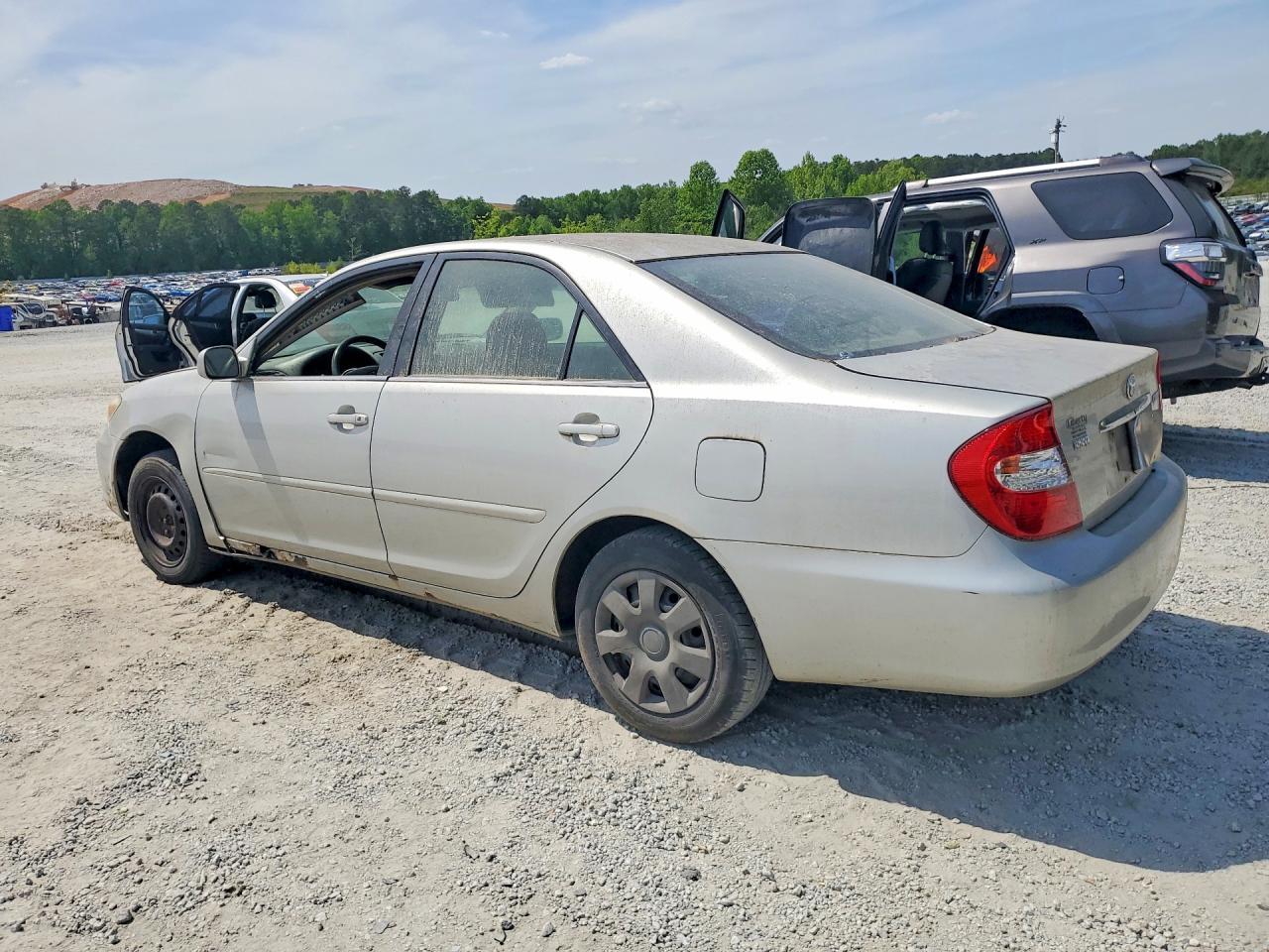 2003 Toyota Camry Le - Фото 2