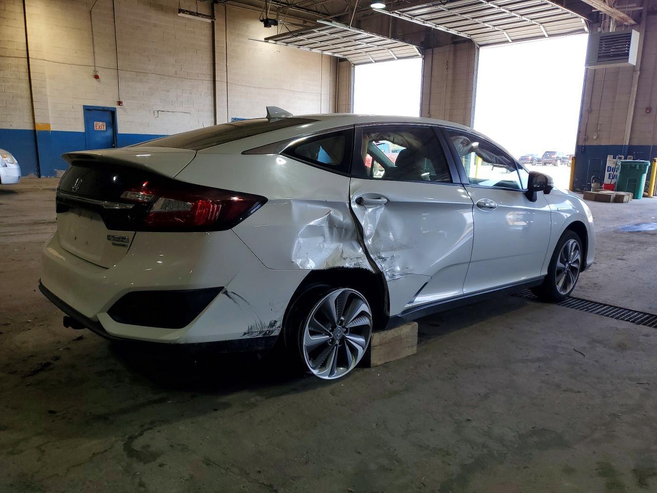 2018 Honda Clarity Touring - Image 3